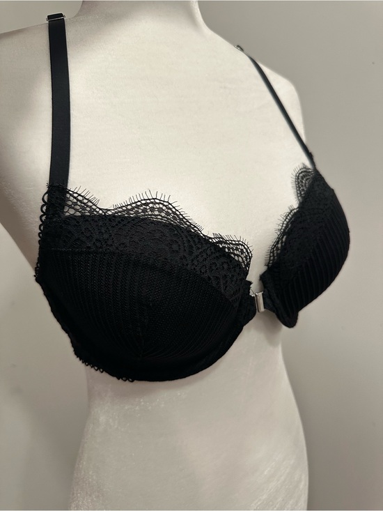 Victoria's Secret Other - Victoria’s Secret Bra , 36C Black Lace Front-Closure Push-Up Bra